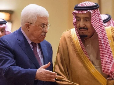 العاهل السعودي الملك سلمان بن عبدالعزيز يتصل بالرئيس الفلسطيني ويكّلف وزير خارجيته بأمر فوري