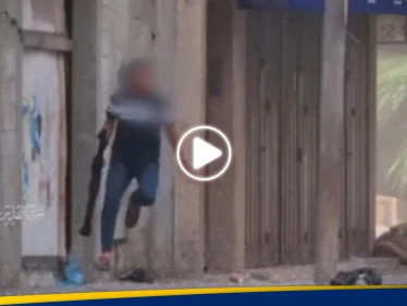 شاهد|| "ولعت ولعت".. قفزة مقاتل في غزة عند تفجير آلية إسرائيلية تشعل مواقع التواصل الاجتماعي