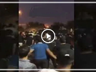 مشهد صادم لسيارة تدهس متظاهرين جنوب العراق