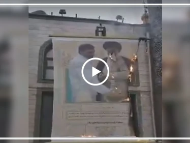 شاهد بالفيديو||لأوّل مرة محتجو إيران يحرقون صورة "المرشد" ويهتفون بــ"الموت لخامئني" وسط طهران