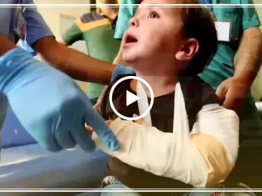 بالفيديو|| مغنية روسية تفضح جرائم حكومة بلادها في سوريا بطريقة ملفتة للغاية - وكالة ستيب نيوز