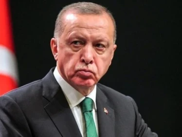 متحدياً بتصريحات جديدة.. ماذا قال أردوغان بعد انهيار الليرة التركية أمام الدولار!؟