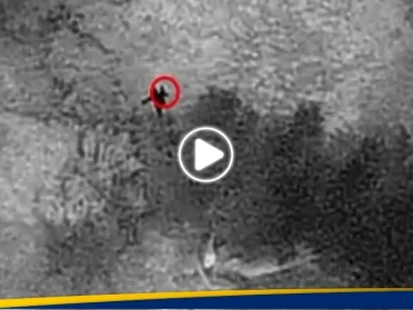 الجيش الإسرائيلي يوثق كيف استهدفت طائراته عناصر حماس بعد خروجهم من نفق (فيديو)