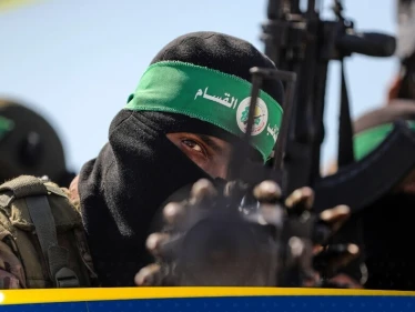 كتائب القسام تكشف كواليس مقتل نجل وزير الحرب الإسرائيلي بـ"نفق مفخخ".. وتعلن عن تطورات جديدة