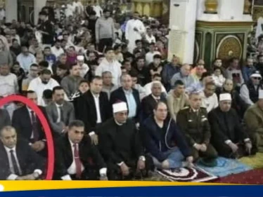 وفاة مسؤول مصري خلال أدائه صلاة عيد الفطر بشكل مفاجئ (فيديو)