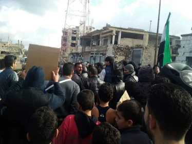 أهالي درعا يحيون الذكرى الثامنة للثورة، رغم التشديد الأمني