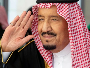 أوامر ملكية من العاهل السعودي وتغييرات بوزراء ومسؤولين بالمملكة
