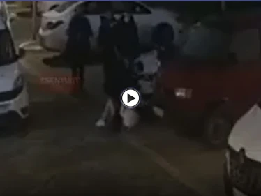 بالفيديو|| الشرطة التركية تعتدي على امرأة بالضرب وتهشم وجهها ومطالبات لمحاسبتهم