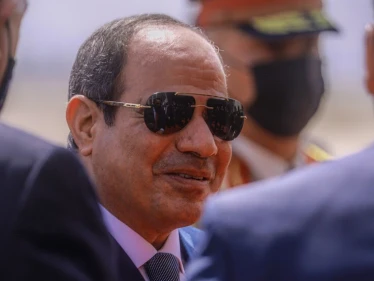 "إن تطلب الأمر سيتدخل الجيش".. السيسي يصدر قراراً حاسماً ويتوعد المتورطين