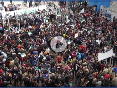 تأكيداً على استمرار الثورة السورية ... مظاهرة في مدينة الدانا شمال إدلب