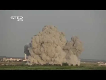 شاهد غارات روسية بالصواريخ الأرتجاجية على أطراف مدينة اللطامنة شمال حماة