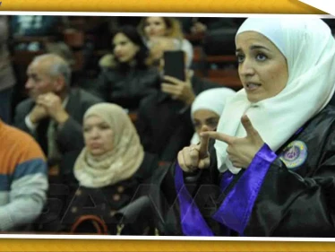 لأول مرّة في سوريا، طالبة تناقش رسالة "الماجستير" بلغة الإشارة وتحصل على "مرتبة الشرف"