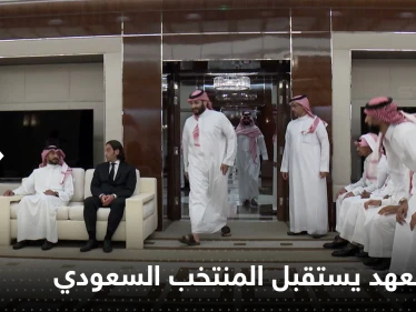 ولي العهد يستقبل المنتخب السعودي.. ماذا طلب منه عند المشاركة في كأس العالم (فيديو)