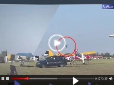 بالفيديو|| لحظة تحطم طائرة خلال عرض جوي في هنغاريا ومصرع من كانا على متنها