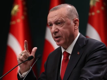 أردوغان يوجه رسالةً إلى دول الخليج قبل إقلاع طائرته نحو إحدى العواصم الخليجية (فيديو)