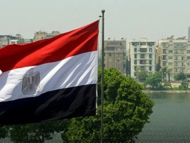 نائب مصري يحذّر من ارتفاع "جنوني" لأسعار مادتين.. ومدبولي يصدم المصريين بأرقام جديدة
