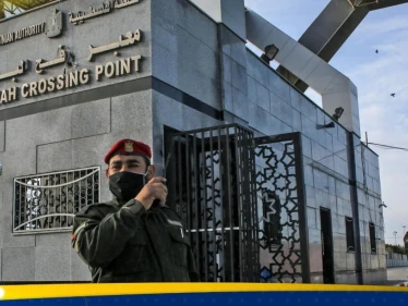 مسؤول إسرائيلي يهاجم مصر.. وتقرير: إدارة بايدن أعطت تل أبيب الضوء الأخضر لاجتياح رفح