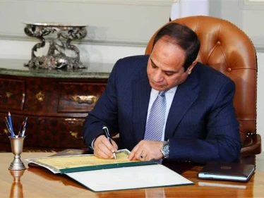الرئيس المصري عبد الفتاح السيسي يصدر 6 قرارات رئاسية عاجلة