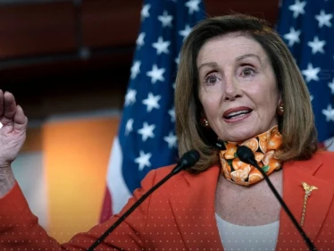 بيلوسي تحذر من تلاشي الولايات المتحدة.. فما علاقة ترامب - وكالة ستيب نيوز