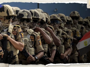 رئيس الحكومة المصرية يصل إلى الكتيبة 101 على خط الجبهة ويتحدث عن "خطر تاريخي"