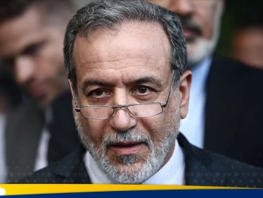 شاهد|| بإطلالة أثارت جدلاً واسعاً.. عراقجي يظهر في النجف