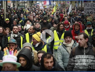 هل اندلعت ثورات الغرب.. احتجاجات في باريس على مقتل رجل "أسود" عام 2016 (فيديو)