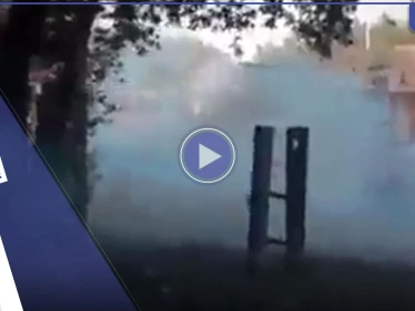 على ألحان فلم كرتوني شهير.. سوداني يبدع في مواجهة قنابل الغاز بالغناء بطريقة مضحكة (فيديو)