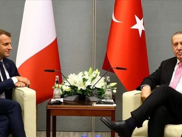 أردوغان في اتصالٍ مرئي يقترح على نظيره ماكرون القيام بخطوات مشتركة في عدّة أمور