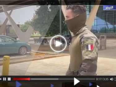 شاهد || لإجلاء الرعايا.. القوات الفرنسية بمطار عاصمة النيجر ولا خطط لانسحاب عسكري