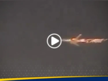 بالفيديو|| طائرة ركاب أمريكية تشتعل بالنيران وهي تحلق في السماء.. وأخرى تنزلق بسبب الثلوج