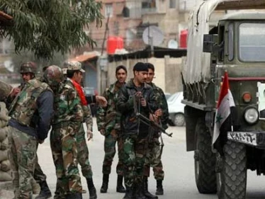 قوّات الأسد تُداهم منزل قائد ميليشيا "فوج المبارك" بحماة، وتصادر مستودع ذخيرة