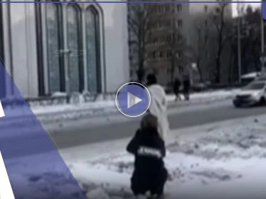 شاهد|| جلسة تصوير بملابس "غير لائقة" لفتاة قبالة جامع في موسكو تقودها لمواجهة قضية جنائية
