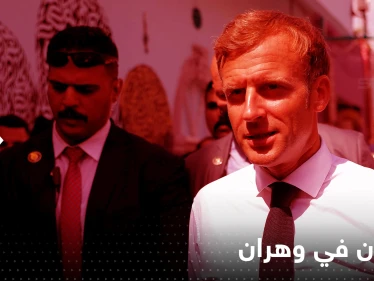 شاهد|| استقبال حافل أم شتائم وإهانات.. كيف استقبل أهالي وهران الجزائرية ماكرون