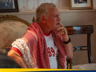 شاهد|| تفاعل ملك الأردن من لندن خلال متابعته مباراة "النشامى" ومضيفه العماني 
