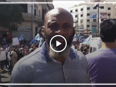 صحفي أمريكي يتحدى "الجولاني" ويهدده بكشف جميع انتهاكات المناطق المحررة (فيديو)