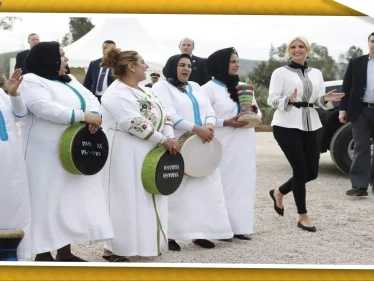 بالصور|| ابنة الرئيس الأمريكي "ايفانكا" تصل إلى المغرب بزيارة نسائية وترتدي الجبادور المغربي.