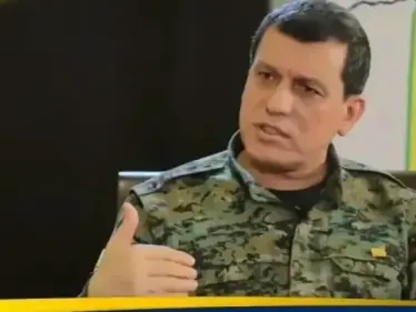 قائد قسد يكشف عدد الأسرى في السجون السورية ويعد بإعادتهم قريبا - وكالة ستيب نيوز