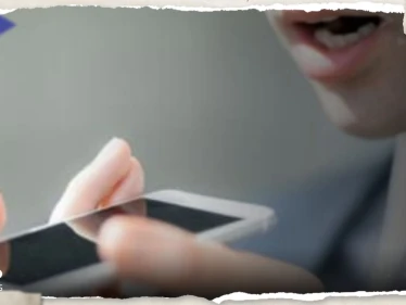 انتبهوا لطلباتكم.. تطبيق ترجمة يورط سائحاً ويتسبب في اعتقاله
