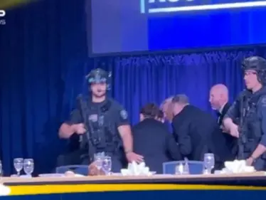 أول زعيم عربي يعلق على حادثة حفل عشاء مراسلي البيت الأبيض بحضور ترامب - وكالة ستيب نيوز