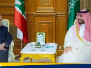 شاهد|| رئيس الحكومة اللبنانية يصلي صلاة العيد إلى جانب بن سلمان في السعودية