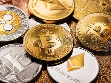 بعد اجتماع الفيدرالي الأمريكي.. موجة هبوط عنيفة تضرب أكبر 100 عملة رقمية
