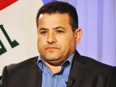مسؤول من دولة عربية لم توقع مع إسرائيل يصل رام الله بشكلٍ مفاجئ ويزور الرئيس الفلسطيني محمود عباس