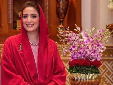 بالفيديو|| "السيدة الجليلة" زوجة سلطان عمان تفاجىء إحدى الولايات بزيارة.. هكذا احتفى العمانيون بها - وكالة ستيب نيوز