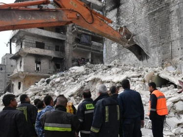 الميليشيات الإيرانية تنذر أهالي حلب الشرقية بإخلاء منازلهم