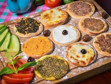 طريقة عمل المناقيش بوصفات مختلفه وسهله