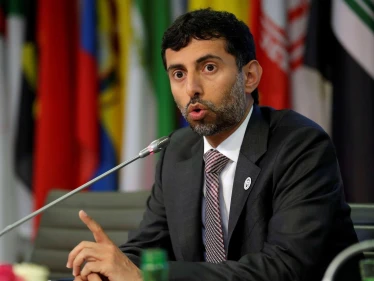 بعد اتفاق أوبك وزير إماراتي يعلّق على الدور السعودي فيه