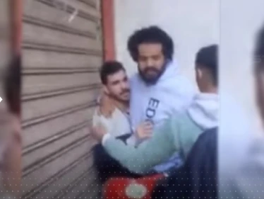 بالفيديو|| حادثة طعن شاب لخطيبته السابقة قرب جامعة المنصورة أمام العلن تثير ضجة بمصر