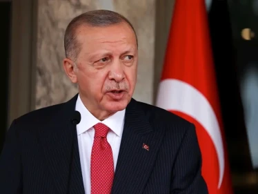أردوغان يتعهد بمعاقبة فئة من المواطنين "يتسببون بالأزمة الاقتصادية"