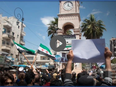 مظاهرات في مدينة ادلب للمطالبة برحيل هيئة تحرير الشام وزعيمها وتنديداً بفتح المعابر مع قوات النظام