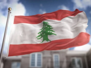 بعد السعودية.. دولة خليجية ثانية تستدعي السفير اللبناني لديها